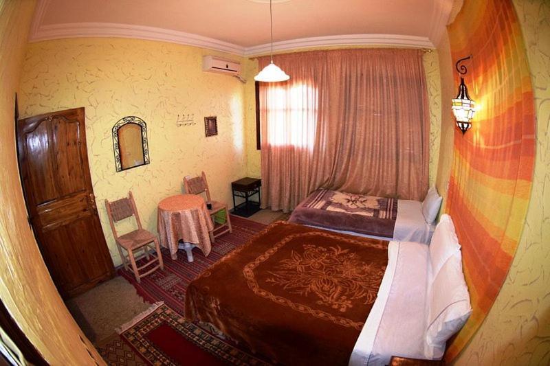 Auberge Et Hotel Les Amis Tafraout Buitenkant foto